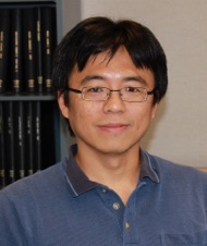 Prof. Shen was recognized with IEEE VIS Technical Achievement Award